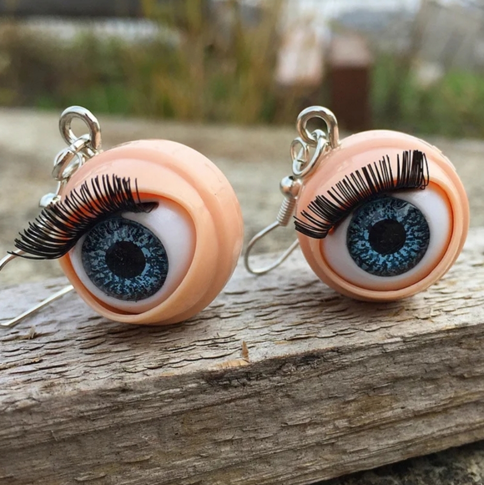 👀 Brand new blinking doll eye earrings - blue